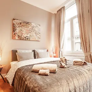 Apartment Luxury Palace By Rikas, Antwerp